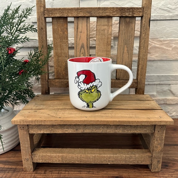 🆕 Grinch Christmas Mug with Santa Hat Double-Sided Mug! - Picture 3 of 9
